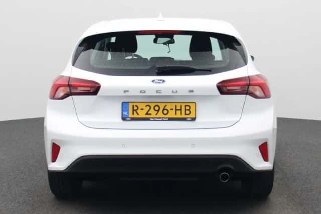 Ford Focus (2022) thumbnail 5