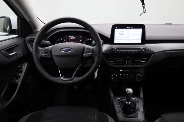 Ford Focus (2022) thumbnail 7