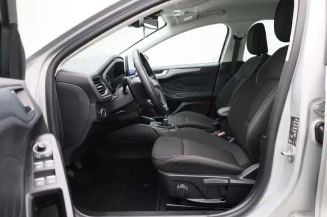 Ford Focus (2022) thumbnail 11