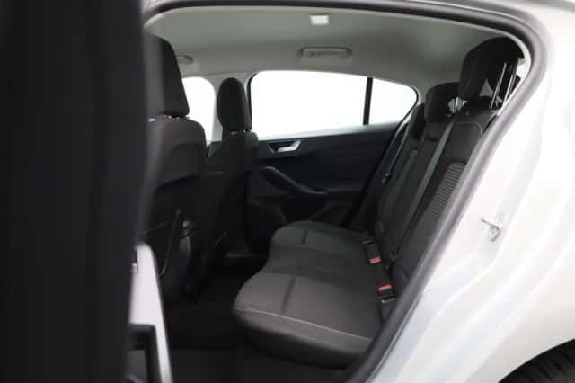Ford Focus (2022) thumbnail 12