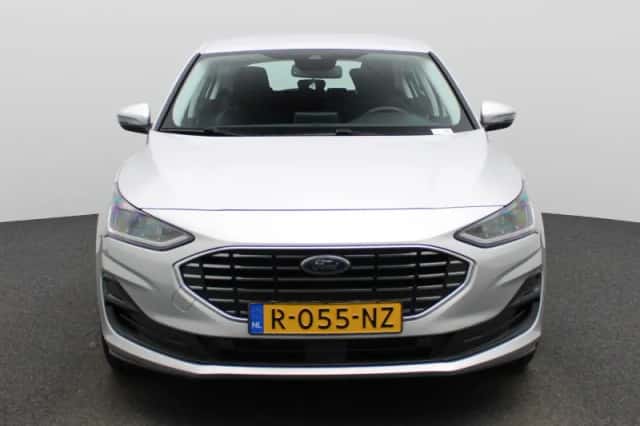 Ford Focus (2022) thumbnail 3