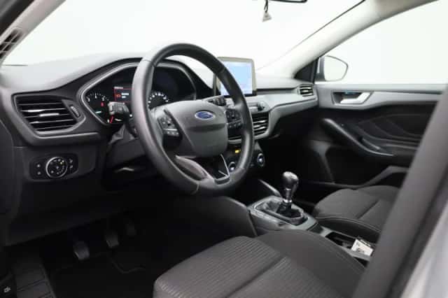Ford Focus (2022) thumbnail 25