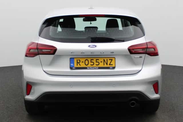 Ford Focus (2022) thumbnail 5