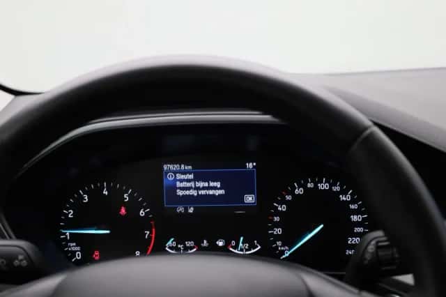Ford Focus (2022) thumbnail 8