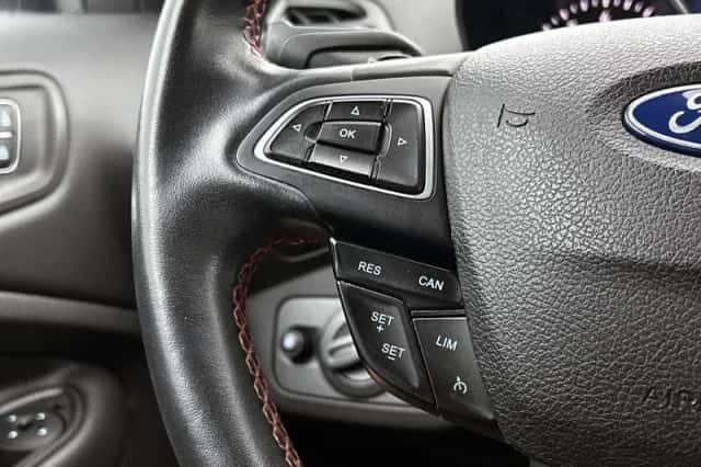 Ford Kuga (2018) thumbnail 6