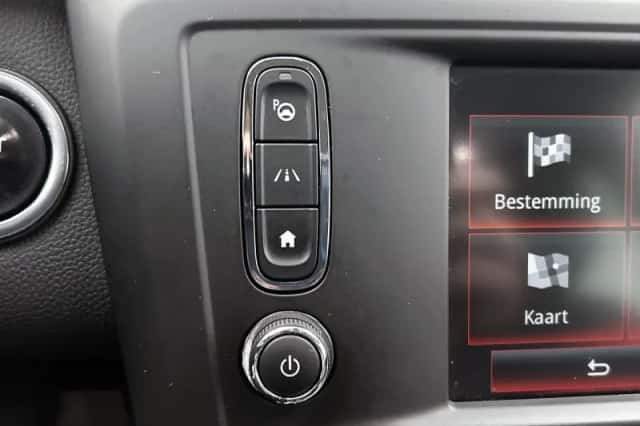 Renault Kadjar (2016) thumbnail 8