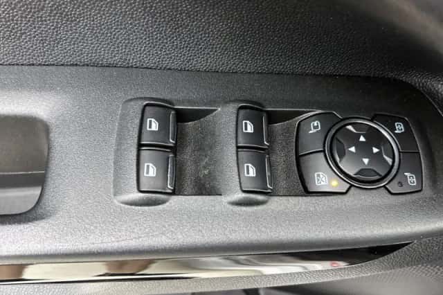 Ford EcoSport (2018) thumbnail 33