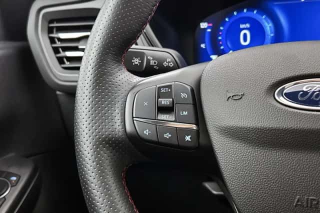 Ford Kuga (2021) thumbnail 6