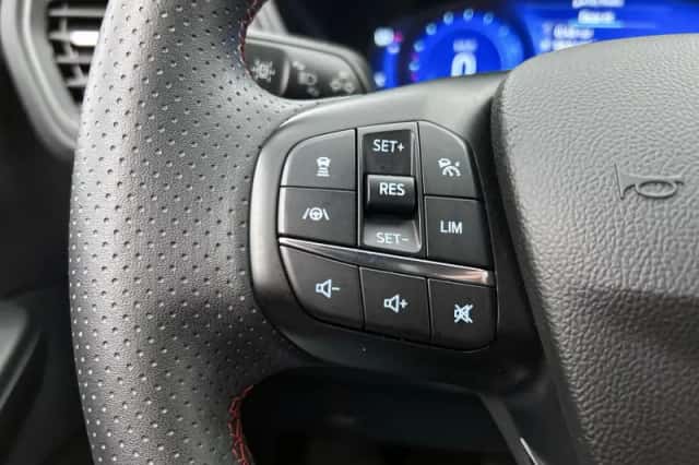 Ford Kuga (2021) thumbnail 6