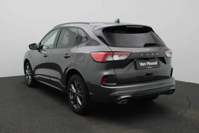 Ford Kuga (2022) thumbnail 2