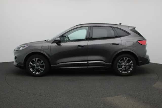 Ford Kuga (2022) thumbnail 4