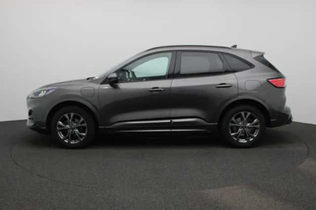 Ford Kuga (2022) thumbnail 4