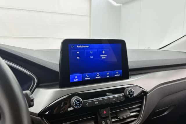 Ford Kuga (2022) thumbnail 18