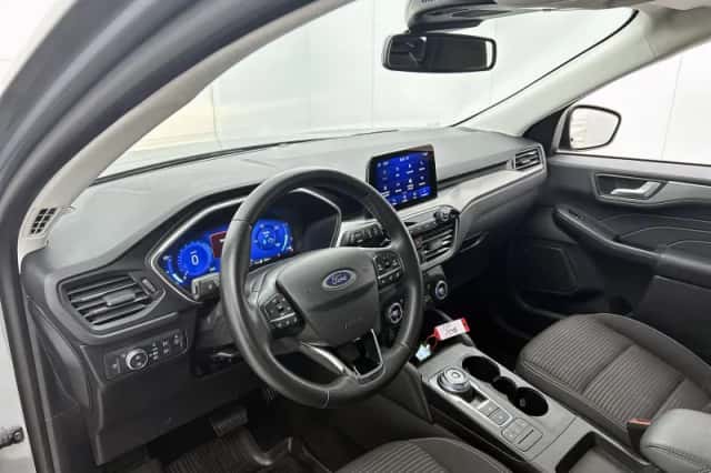 Ford Kuga (2022) thumbnail 23