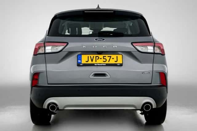 Ford Kuga (2022) thumbnail 4