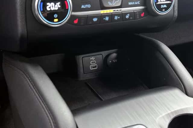 Ford Kuga (2022) thumbnail 32