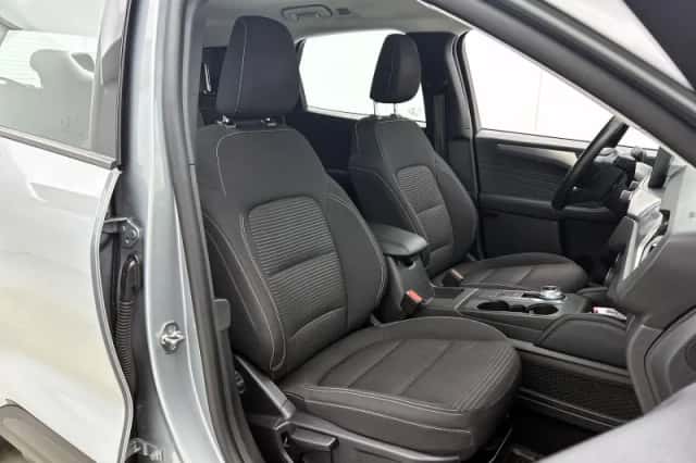 Ford Kuga (2022) thumbnail 35