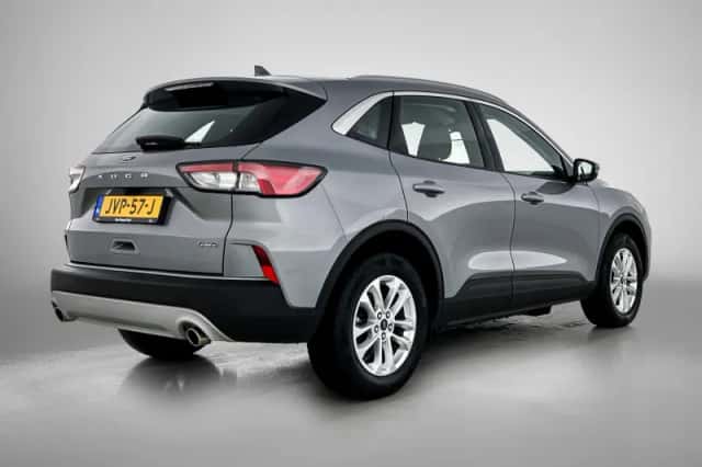 Ford Kuga (2022) thumbnail 5