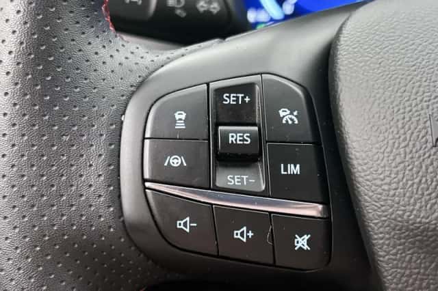 Ford Kuga (2024) thumbnail 6