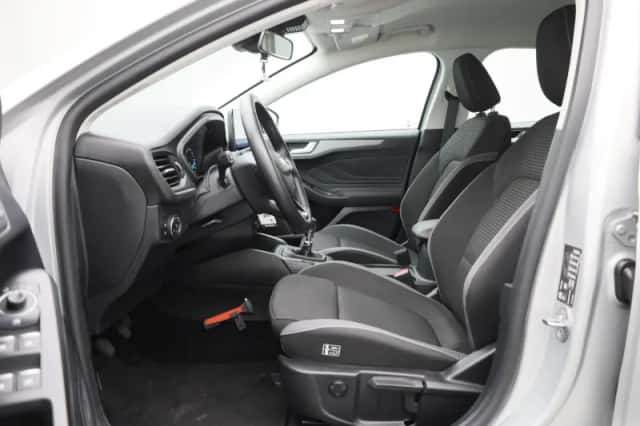 Ford Focus (2023) thumbnail 11