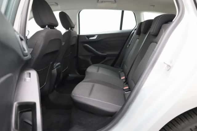 Ford Focus (2023) thumbnail 12