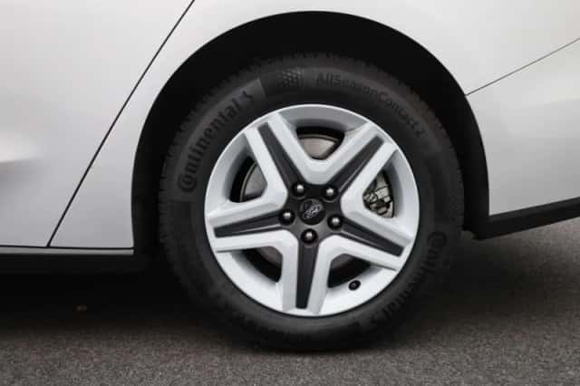Ford Focus (2023) thumbnail 13