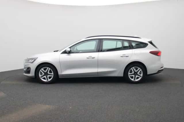 Ford Focus (2023) thumbnail 4