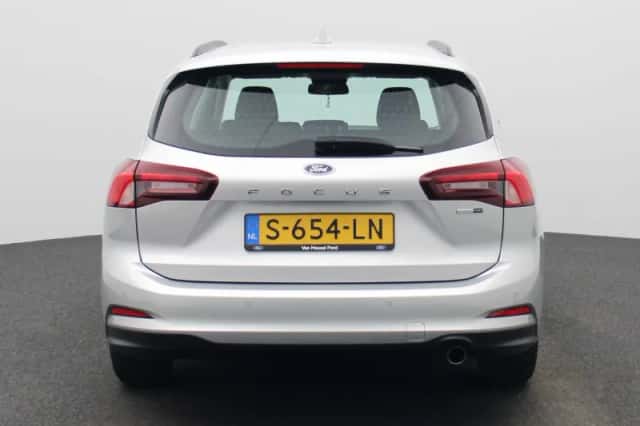 Ford Focus (2023) thumbnail 5