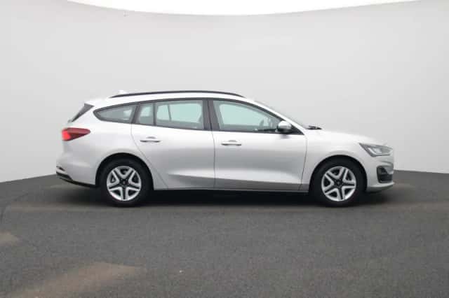 Ford Focus (2023) thumbnail 6