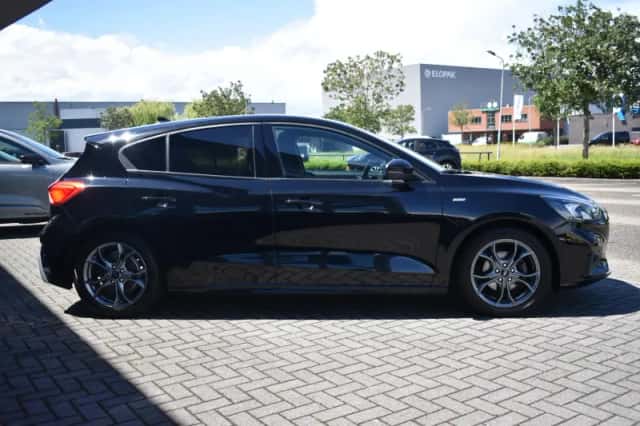 Ford Focus (2019) thumbnail 4