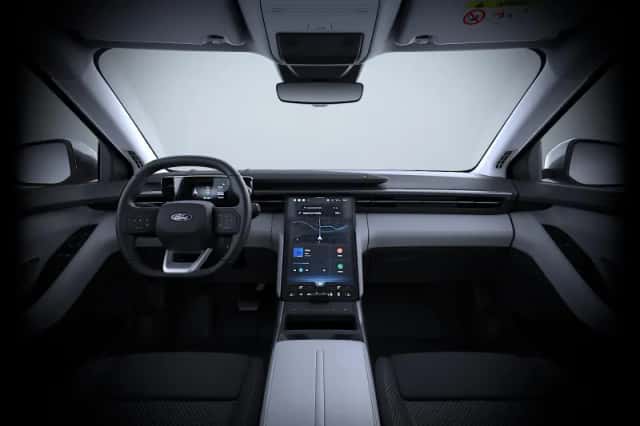 Ford Explorer (2026) thumbnail 4