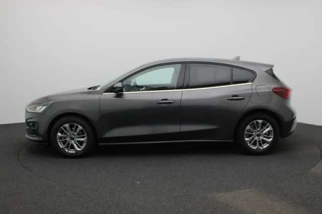 Ford Focus (2023) thumbnail 4