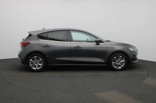 Ford Focus (2023) thumbnail 6