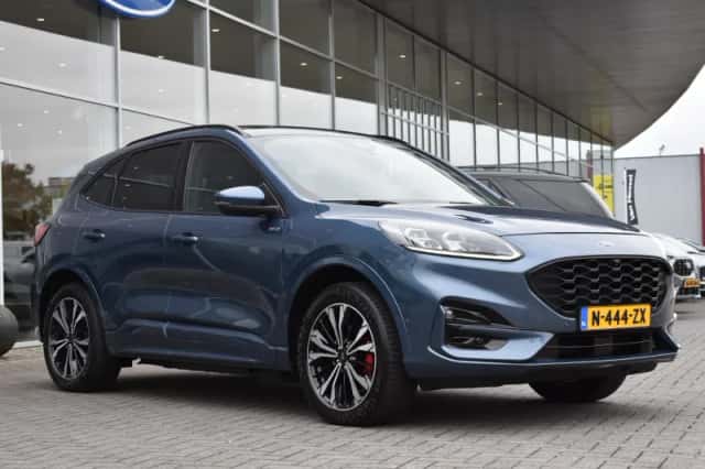 Ford Kuga (2022) thumbnail 3
