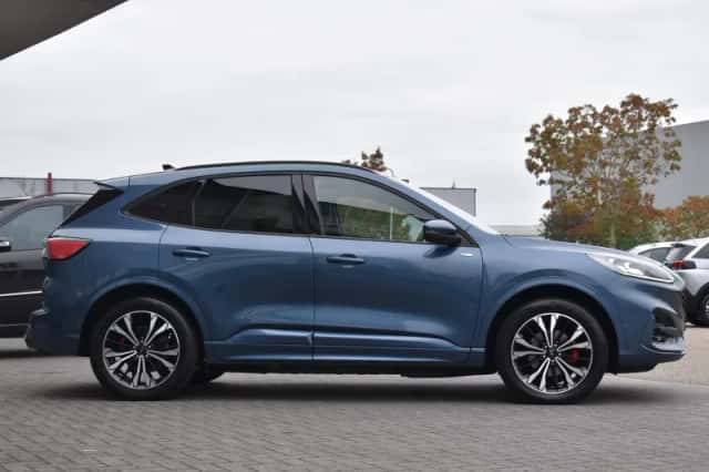 Ford Kuga (2022) thumbnail 4