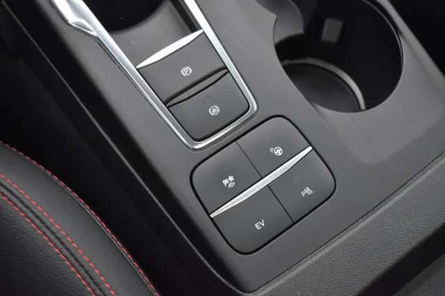 Ford Kuga (2022) thumbnail 32
