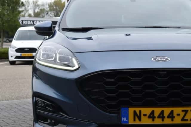 Ford Kuga (2022) thumbnail 9