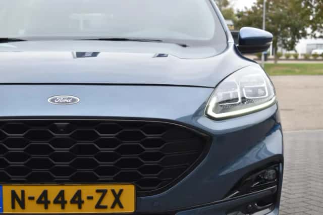Ford Kuga (2022) thumbnail 10