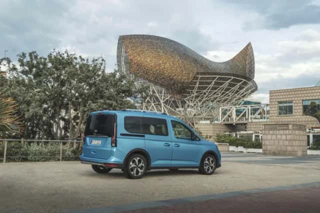Ford Tourneo Connect (2026) thumbnail 2