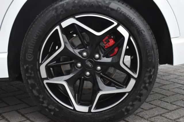 Ford Kuga (2025) thumbnail 17