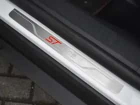 Ford Kuga thumbnail 22