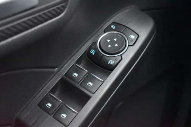 Ford Kuga (2025) thumbnail 24
