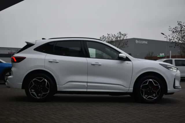 Ford Kuga (2025) thumbnail 4