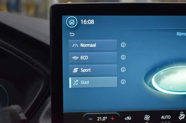 Ford Kuga (2025) thumbnail 38