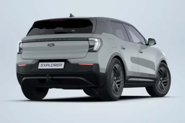 Ford Explorer (2026) thumbnail 3