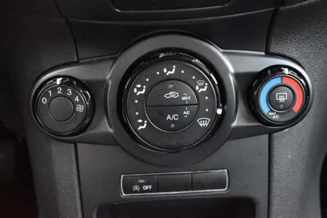 Ford Fiesta (2016) thumbnail 30