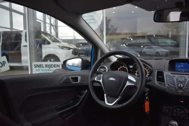 Ford Fiesta (2016) thumbnail 35