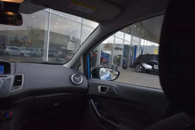 Ford Fiesta (2016) thumbnail 36