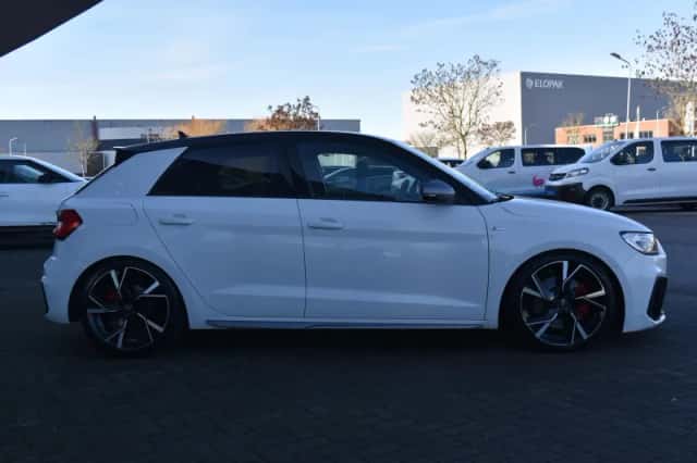 Audi A1 (2019) thumbnail 4