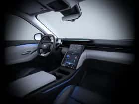 Ford Explorer thumbnail 3